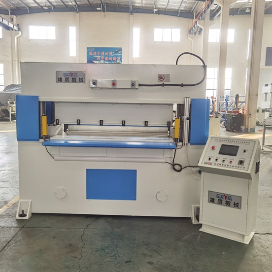 XYJ－3/120、200 足球片整板自動送料裁斷機(jī)